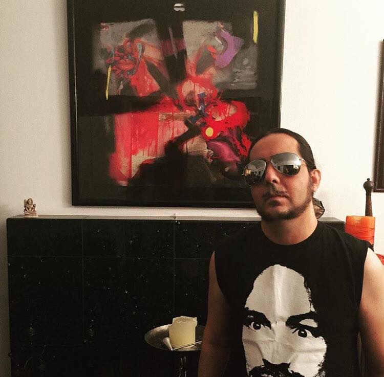 SOADNews's tweet photo. Daron Malakian just posted a note about #CharlesManson‘s death.
You can check out the picture of him in front of his fathers painting and #D’s statement below!
#DailyDaron #SOADNews #RIPCharlesManson #SystemOfADown https://t.co/W1Yq8r3bet
