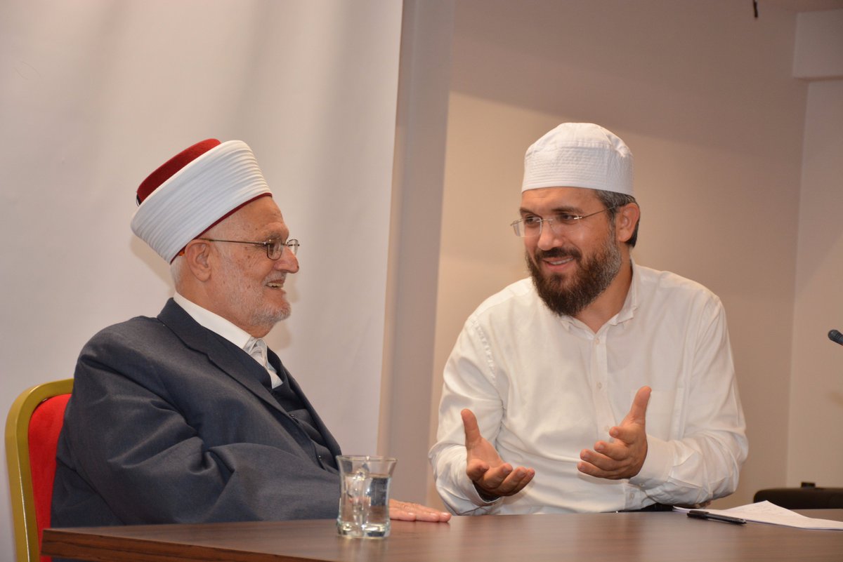 ihsanhocaresmi's tweet photo. Kudüs eski Müftüsü Şeyh İkrime Sabri hocamız İFAM'daki konferansında "Müslümanların Kudüs davası"nı anlattı. https://t.co/vPTbrmMW47