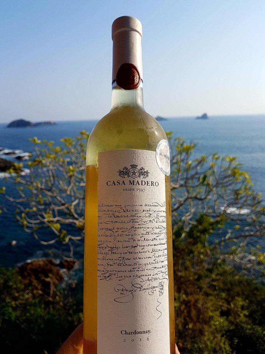 alain_derouin's tweet photo. #Catadeldia en #terracebar @CaladeMarResort #Pidetealgogourmet @JavierAluni #Casamadero #Chardonnay #7PM #FelizMartes #ParaDisfrutarElDia #puntaixtapa #VisitIxtapa #IxtapaZihuatanejo #winelovers https://t.co/TkFnf5N8yQ