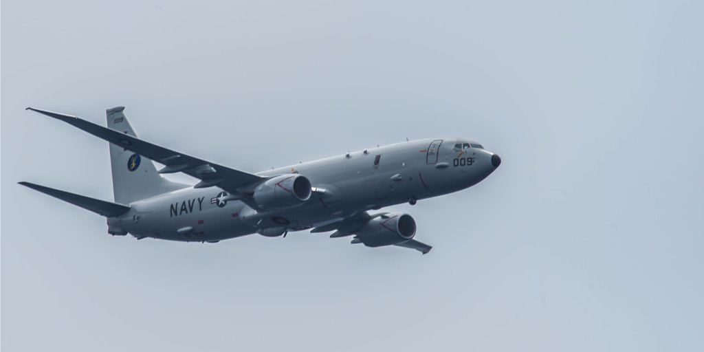 USNavy's tweet photo. MT @flynavy: Second #USNavy P-8A Poseidon multi-mission maritime aircraft deployed to join ongoing international search for the Argentinean Navy’s submarine. 
ℹ️: https://t.co/IePSsYeF7d (File pic) https://t.co/3cVuReYcZk