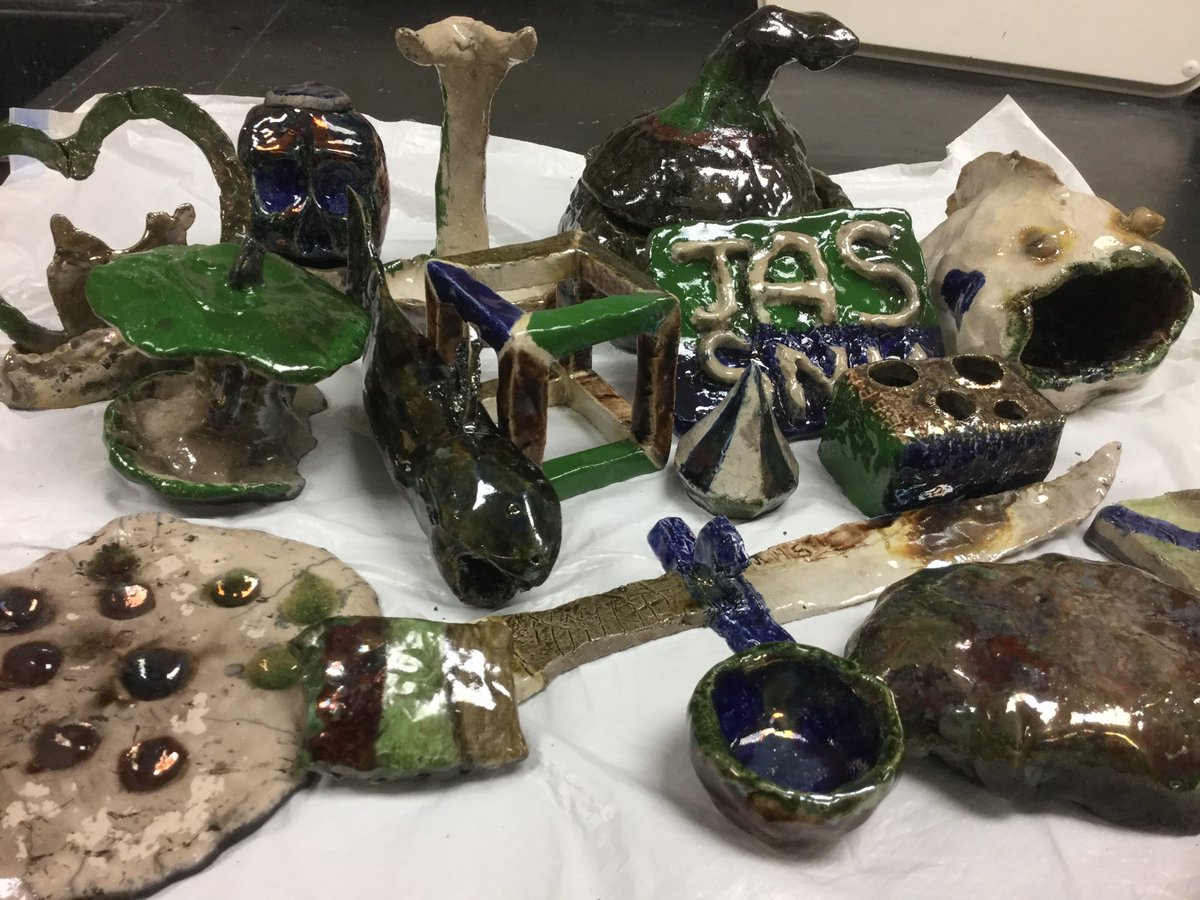 Matscigirl5's tweet photo. Matsci year 2 raku designed pieces Nice work! https://t.co/umxA3wxeEa