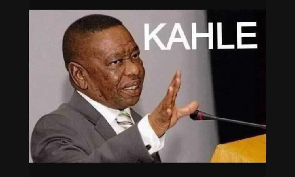 PkMuma5's tweet photo. @N5Victor @robertmarawa Did u just said "sarah" https://t.co/iSOXxGtuDR