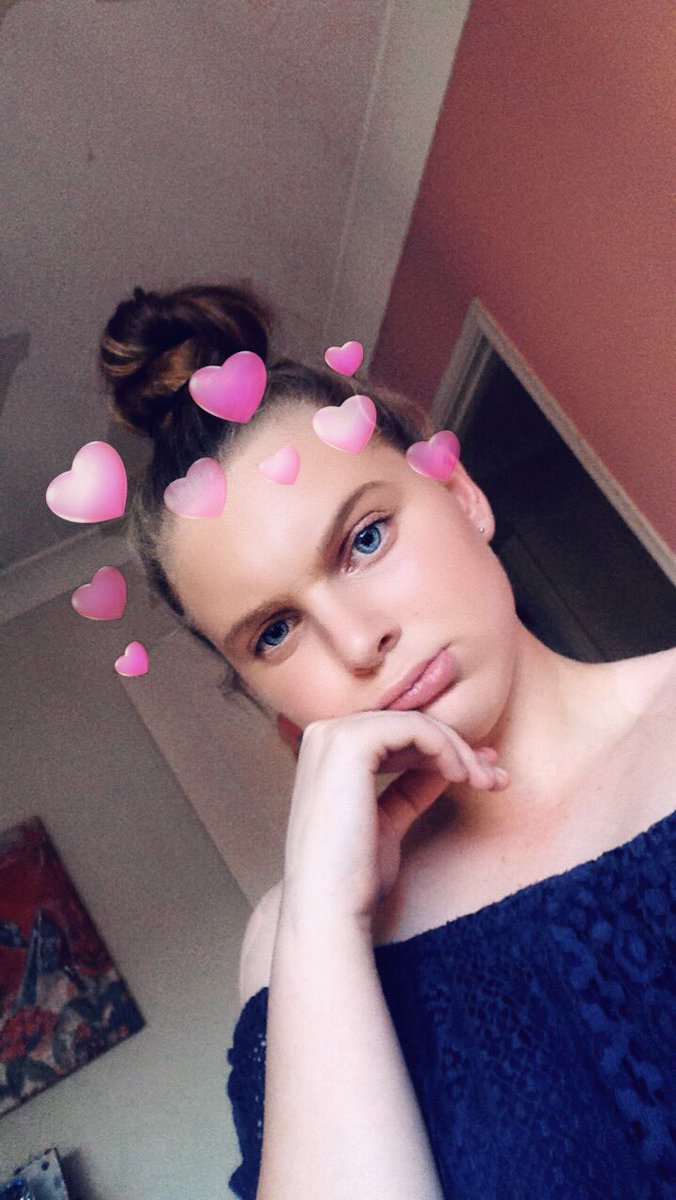 belladolan177's tweet photo. For my favourite people in the world!  #TuesdaySelfie ❤️ https://t.co/06AdacukoF