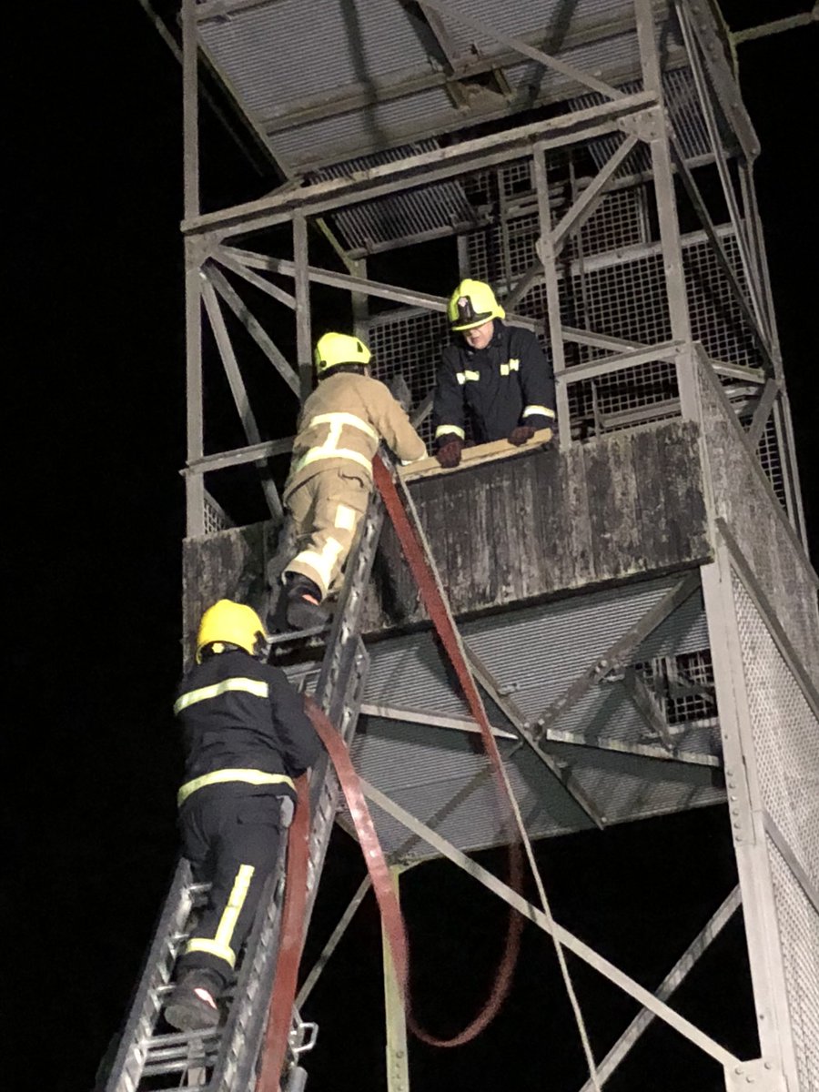 HaylingFire21's tweet photo. #hfrs #training #pumpsand ladders https://t.co/Uf3irPicVi