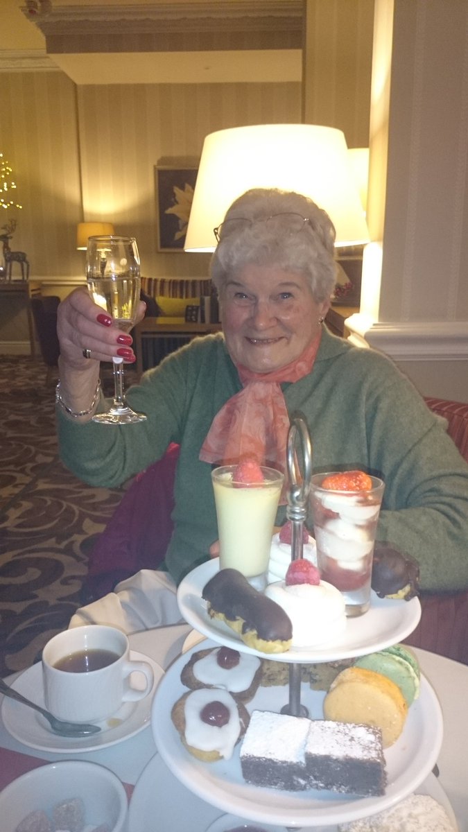 tiffanycrawfo10's tweet photo. @Loadoff_co_uk at last we got to enjoy our fabulous mothers day tea xxmum loved it thank you xx https://t.co/G7069yDbTq