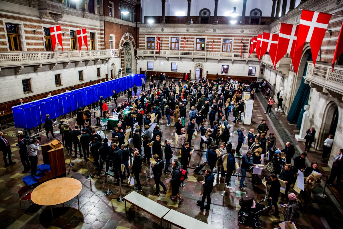 murmurdk's tweet photo. The Municipal and Regional elections were held today across Denmark.Tonight we were in #Copenhagen City Hall to capture the scene and speak to international voters. #kv17 #RV17 #dkpol

https://t.co/vBiygEgCnO https://t.co/PkoaENiJD6