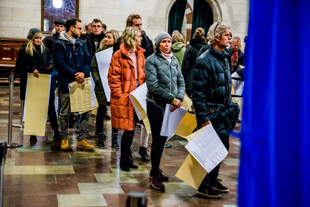 murmurdk's tweet photo. The Municipal and Regional elections were held today across Denmark.Tonight we were in #Copenhagen City Hall to capture the scene and speak to international voters. #kv17 #RV17 #dkpol

https://t.co/vBiygEgCnO https://t.co/PkoaENiJD6