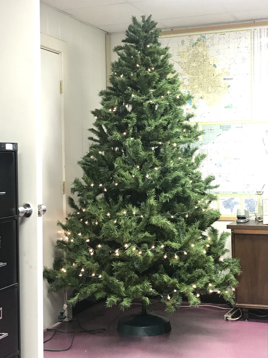wcs_busgarage's tweet photo. Starting to put the tree up!!!!#WCSrocks https://t.co/mDVVaYFR7t