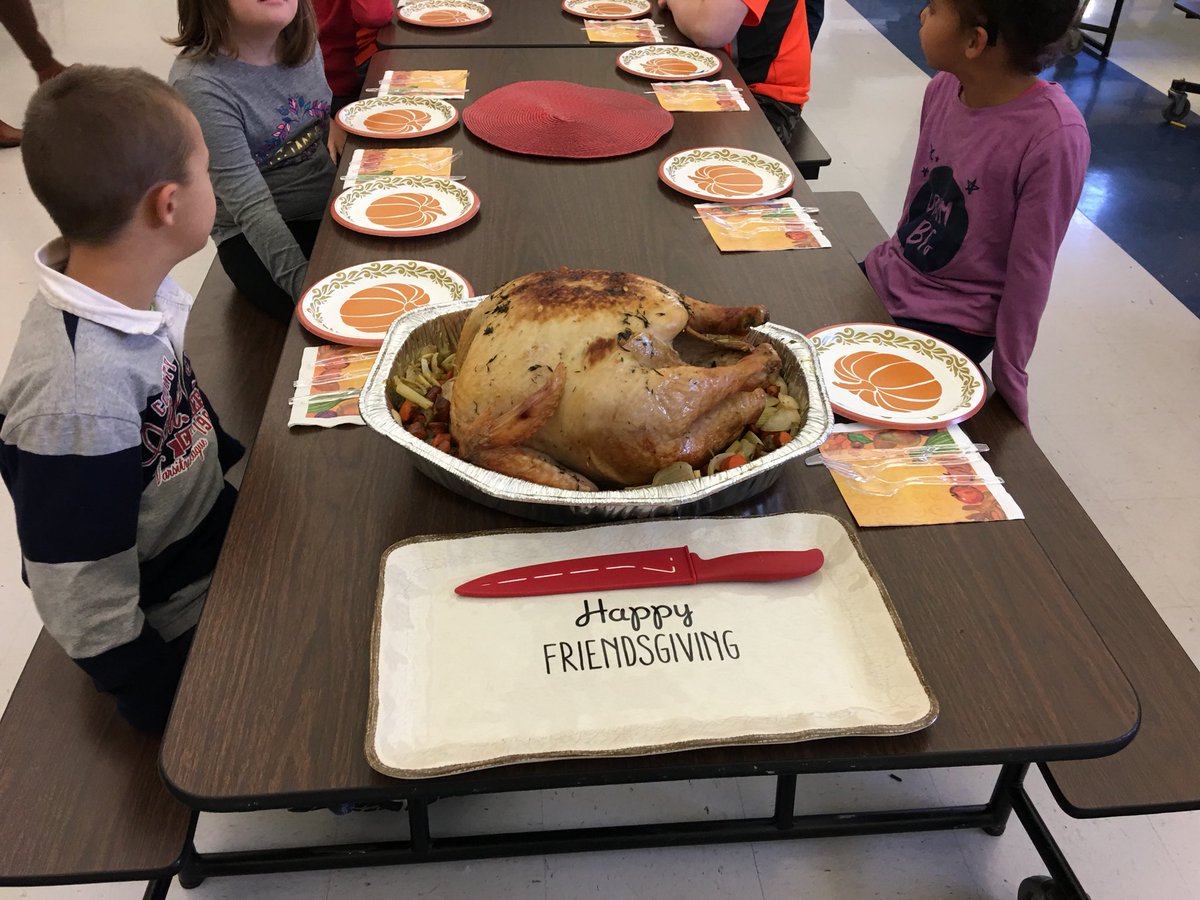 LARanieri12's tweet photo. Friendsgiving at WTE! https://t.co/kdZr8kAVog