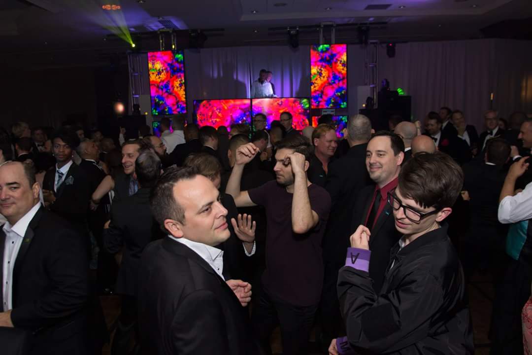 DLSDesEvents's tweet photo. What does it look like when 1000 revelers pack the dance floor @SheratonDallas to celebrate @BlackTieDinner ... @DJBlacklow  was in the zone and the crowd loved it! Fabulous fun at AfterBlack ! https://t.co/GoM6RACJgo