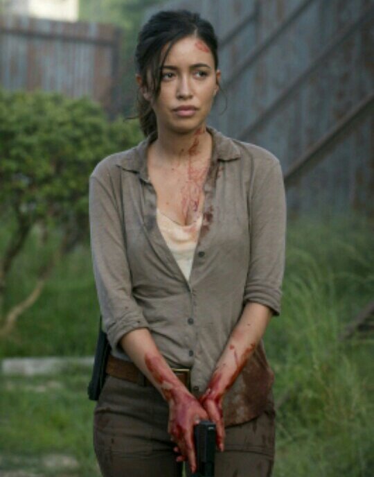 ffamilytwd's tweet photo. Account: @rosewaIking 
— Rosita Espinosa.
— Found in highway.

¡Welcome rosita to the family!

#familytwd

¿RT and MG? https://t.co/Kaoo56k1Yy