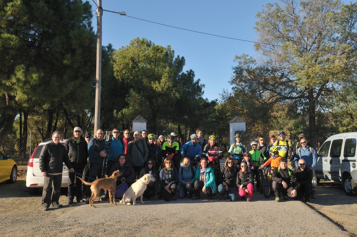 monfrague_'s tweet photo. Fotos Ruta #cicloturista y #senderista en familia “San Cristóbal - Tumbas antropomorfas de El Robleo” celebrada el domingo 19 por el Mes de la #ReservadelaBiosfera de #Monfragüe y organizada por @MonfragueT @UNESCO_MAB @DiputacionCC @Turismo_DipCC @Extremadura_tur @MonfraguePN https://t.co/QoZ92i1mQl
