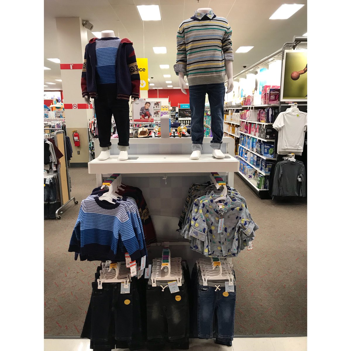 RaulitoVm1888's tweet photo. When sizes run low, it’s time for a change! #ChasingWonders / #FlannelSeason / #LayersSeason / #TargetStyle / #T1888 / #SoftlinesTL https://t.co/mSpZKqLupK