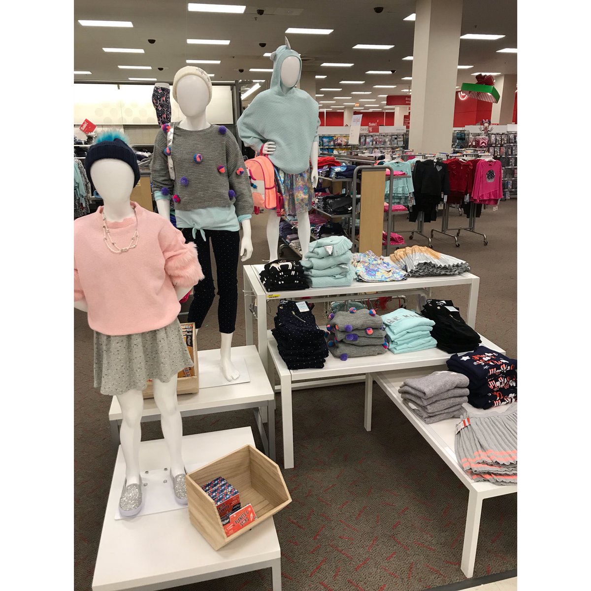 RaulitoVm1888's tweet photo. When sizes run low, it’s time for a change! #ChasingWonders / #FlannelSeason / #LayersSeason / #TargetStyle / #T1888 / #SoftlinesTL https://t.co/mSpZKqLupK