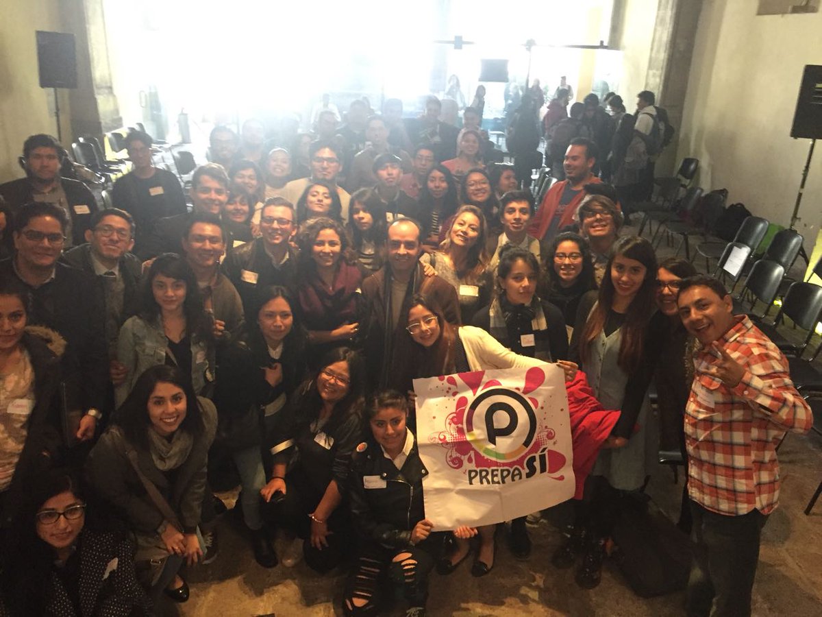 KarenQuirogaA's tweet photo. Este martes beneficiarios @P_Prepa_Si de todas las delegaciones participaron en la Consulta "Agenda para el fortalecimiento de la seguridad ciudadana de las juventudes”, en el Templo de Corpus Christi. Enhorabuena! https://t.co/VBRhy328oY
