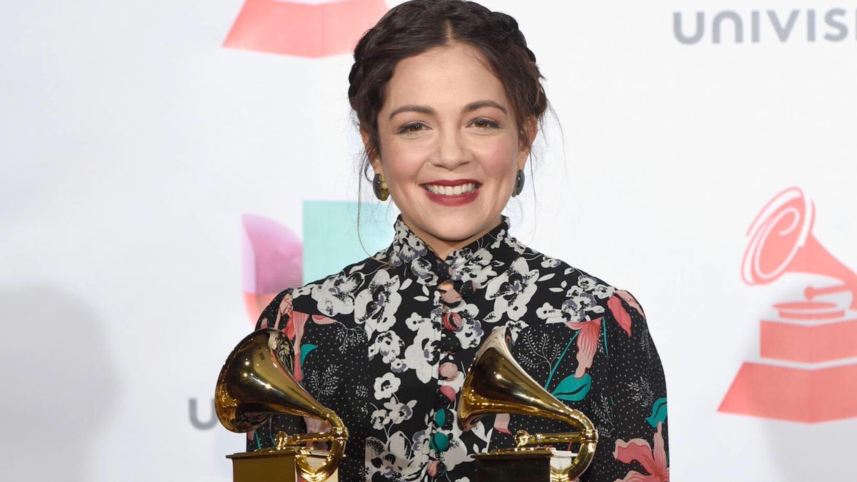 ChavelaVargas's tweet photo. "Este Latin Grammy (al Mejor Álbum Folclórico) lo dedico totalmente a México, a Latinoamérica, a Chavela Vargas y a cada una de mis musas amadas" #NataliaLafourcade https://t.co/qqfwGMCVrZ