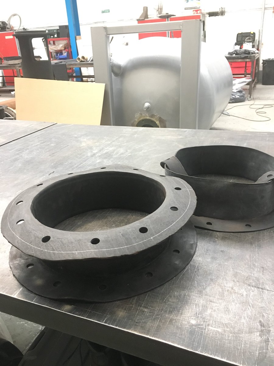 YRL_Rubber's tweet photo. Could we replace defective moulded rubber bellows seen on right in less than 24 hrs for Syngenta? Yes! Ours is on left. #rubberbellows https://t.co/GlWSqyiFx3