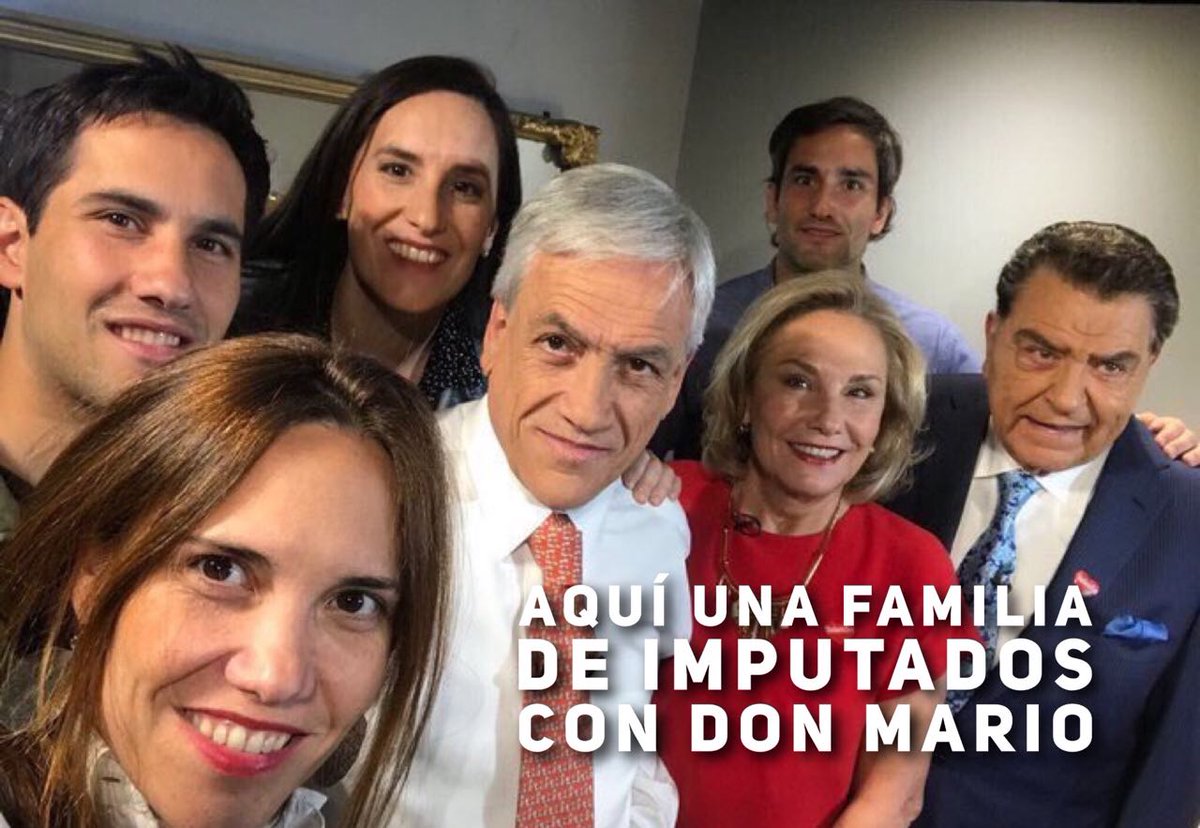 ArtilleriaG's tweet photo. AHORA: Junta de accionistas de paraísos fiscales, imputados, corruptos y ladrones en #LasCarasDeLaMoneda.
#PiñeraNuncaMás
#NoTeDeclararonReoPorLindo https://t.co/XPjw8TzArA