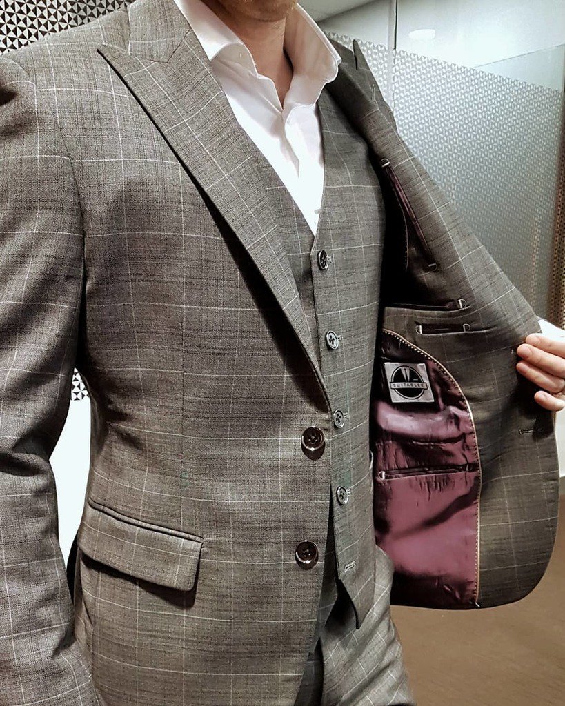 SUITABLEE's tweet photo. Be the best version of yourself.
.
.
.
#Suitablee #suit #Tailor #dandy #bespoke #montreal #surmesure #tailoredsuit #mtlblog #mtl #yul #bestofyul #travelingtailor #designedbyyou #dandy #dapper #dappermtl #gentleman #mensfashion #menswear #instafashion #oo… https://t.co/UTVenXWZNs https://t.co/Iju87VOsFp