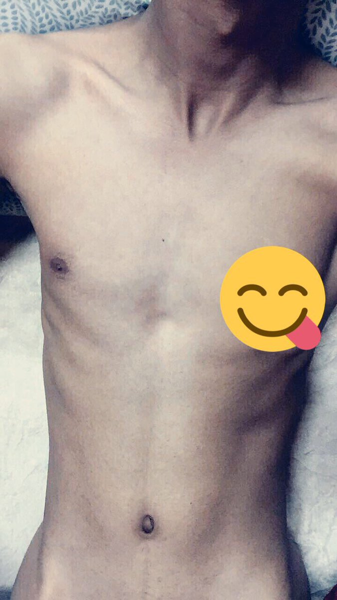 من غرب الرياض وسيم وناعم تعال خاص ياقلبي 🙈