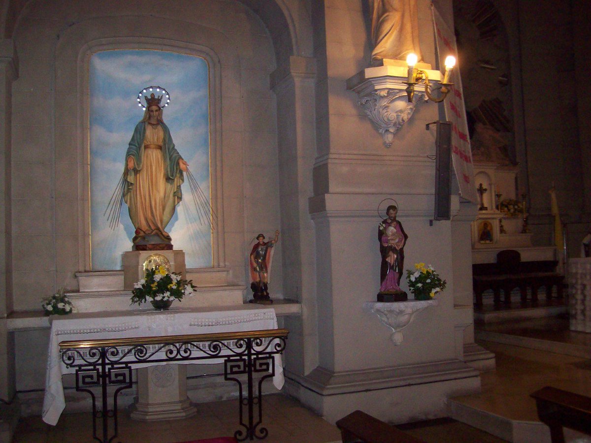 Resultado de imagen para parroquia sagrada familia saavedra"