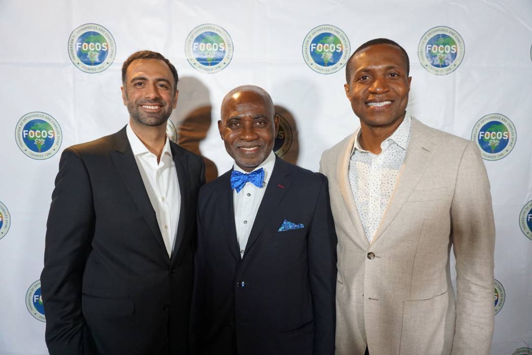 ProMedSPINE's tweet photo. Photo of @ProMedSPINE's Dr. Murisiku Raifu &amp; Dr. Peyman Gravori with Dr. Boachie of @orthofocos on the red carpet at the 4th Annual #EveningOfHope in Hollywood: https://t.co/hNp8Qnaj3g