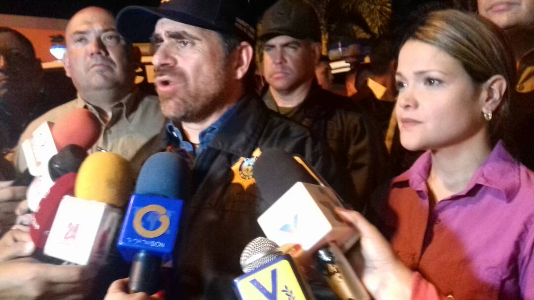 SegciudadanaGB's tweet photo. #Ahora En el Despliegue de Seguridad hace acto de presencia el gobernador bolivariano de Carabobo @rafaellacava10 acompañado del secretario de Seguridad Ciudadana, comisario jefe @dominguezjo21 y la candidata para la alcaldía de San Diego @DhelizAlvarez https://t.co/YLWa7GaV3k