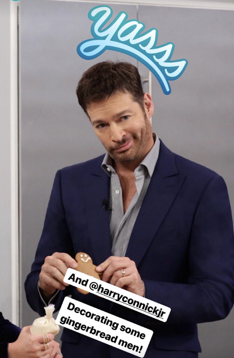 .@HarryConnickJR If you are looking for a new profile pic...may I suggest this?!? (I’m obsessed with its this pic of you making @foodstirs )