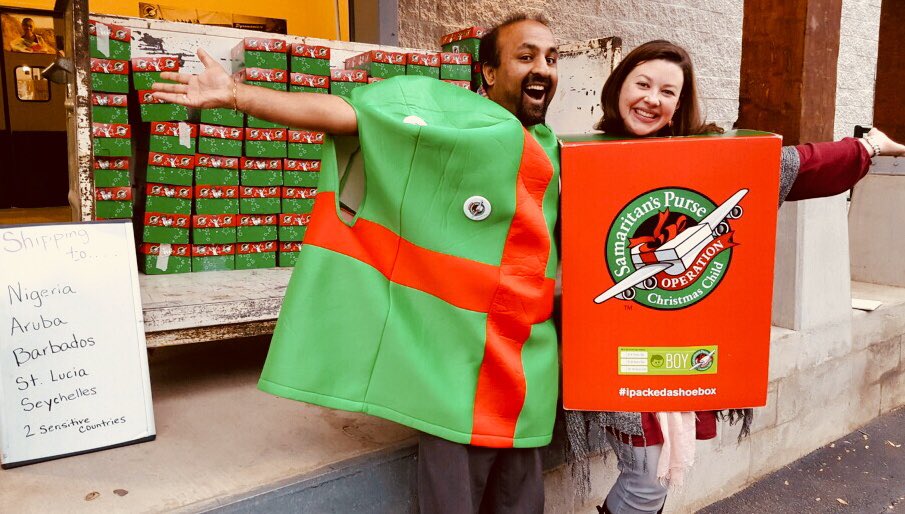 MrRVarghese's tweet image. ...and of course, what’s better than getting in the holiday spirit 🎄?!? Not much! So @TheLadyVarghese &amp;amp; I decided to “ship” ourselves at the #OCC 🎁 processing center! Enjoy #Bulldogs 😂