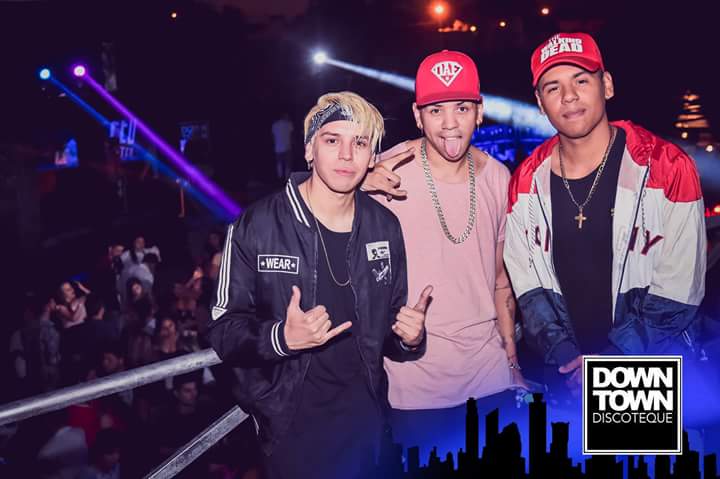 frankitonota2's tweet photo. Terrible Noche 👏
@DOWNTOWN_mrts 
@LosNotaLokosTw 
🎤😎🎵 https://t.co/w3Rf5Ps6rz