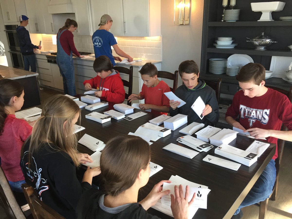 OrphansTree's tweet photo. Everyone has the capacity to give, even these local teenagers! Give your time, skills, voice, goods, dollars - give whatever you can to help others on 11/28 - #GivingTuesday! @GivingTues @OrphansTree #unselfie #GivingBack #greatgiving #generosity https://t.co/wz3y3FiuHt