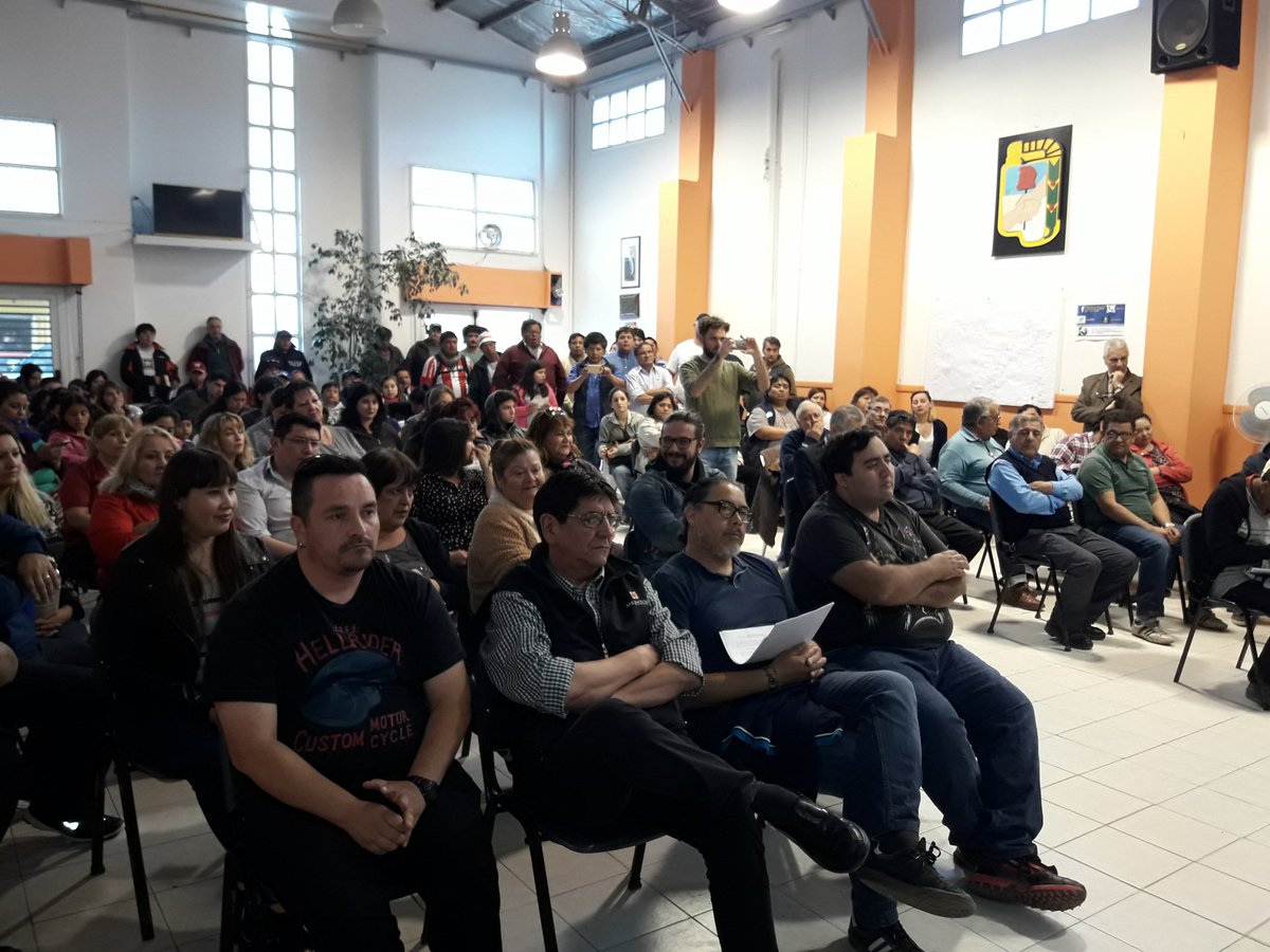 pjcomriv's tweet photo. #Noalareformalaboral en estos momentos reunion informativa sobre la reforma laborar que intenta llevar a cabo el gobierno nacional. https://t.co/UUNCZE3JfT
