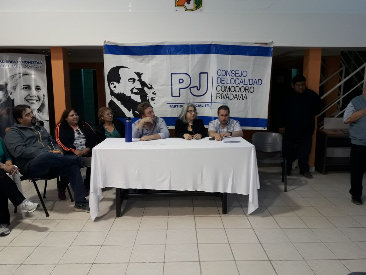 pjcomriv's tweet photo. #Noalareformalaboral en estos momentos reunion informativa sobre la reforma laborar que intenta llevar a cabo el gobierno nacional. https://t.co/UUNCZE3JfT