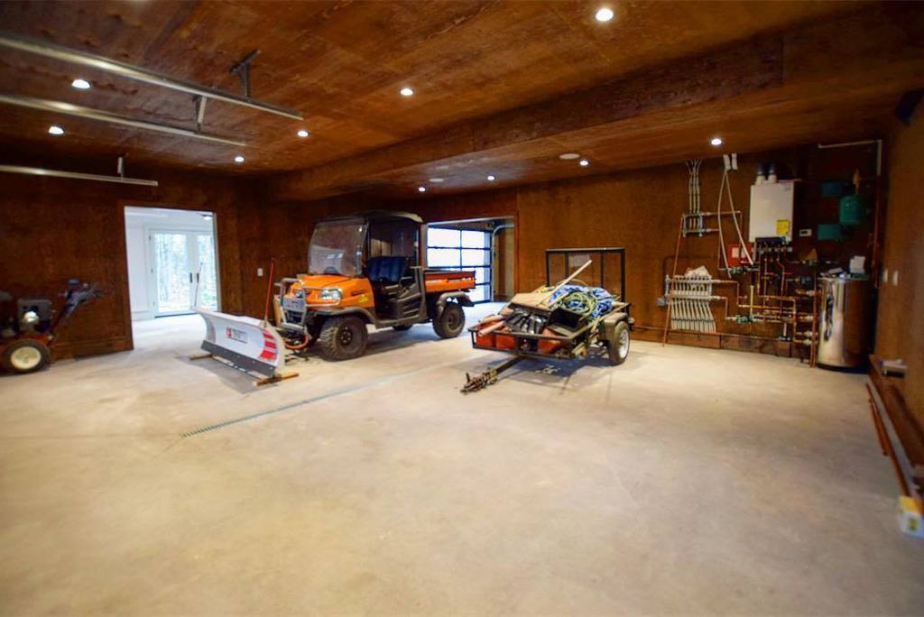 CorbinPatten's tweet photo. Here is the interior are of the garage. All of the clients toys are warm inside and ready for anything winter brings!
. .
#cabinetry #interior #muskoka #architecture #framing #construction #garage #cottagelife #design #rosseaugarage #scottcustombuilding #corbinpattendesigns… https://t.co/X3GKtBlWvI
