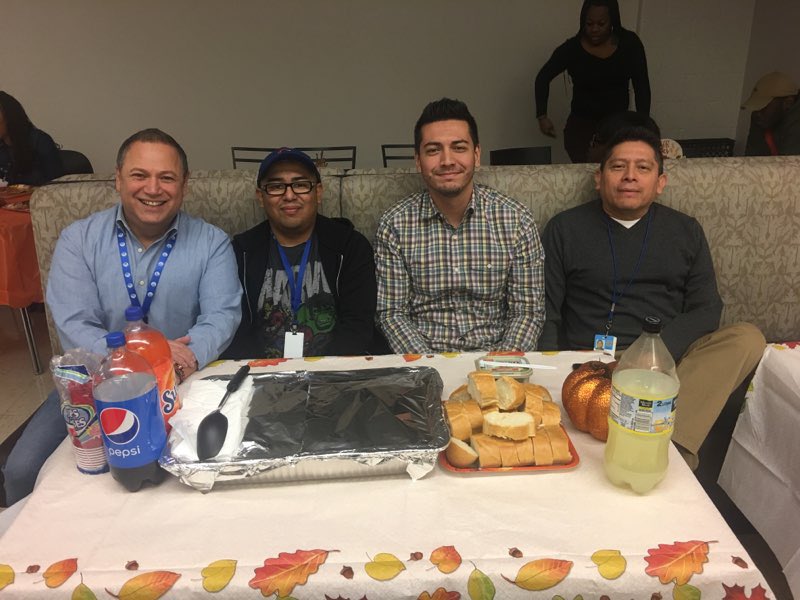 GIMoney9's tweet photo. Team Gino all smiles 😁 @ATTChgo57 #TUGGLENATION #Eddytorial #GenerationJordan https://t.co/R8Tmk0tOv0