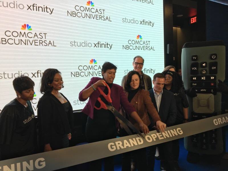 entertain_dc's tweet photo. Congrats to Comcast @Xfinity on the opening of their new flagship store #StudioXfinity in Chinatown! #DC Residents have another great way to get full service support and customer service from #xfinity #DCEntertainmentOffice! https://t.co/sVxoq9BRqD