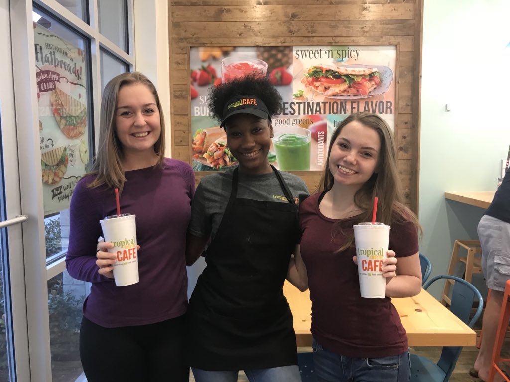 fpcFosterFuture's tweet photo. Thank you @TSmoothieCafe for hosting our fundraiser today! There’s still time to stop by and order! The fundraiser ends at 7 pm https://t.co/Dz2XYYiNOu