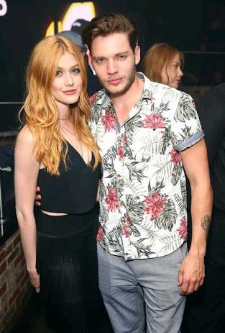 JaceWayllandd's tweet photo. Matando a saudade ❤ @ClaryFray54 https://t.co/2jjSOlqnpf