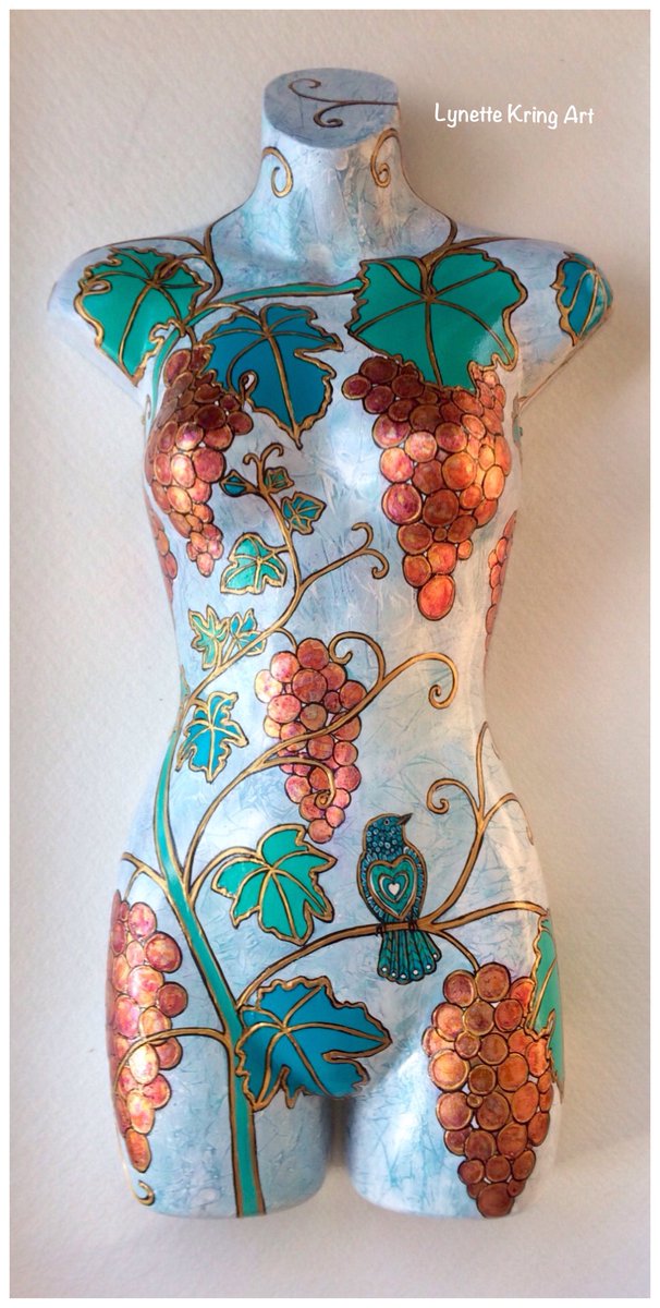 ArtMeGallery's tweet photo. Artistic mannequins by Lynette Kring.  How fabulous would these mannequins look in an entry or a bar, what about the ladies loo???
Enquire here to purchase or visit the website for #australianart #lynettekring #artoftheday #australianartist #contemporaryart #art https://t.co/ZdLozgjDuj