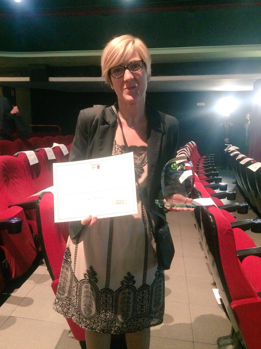 Ester Risco Vilarasau (@ester_risco) on Twitter photo . <a href="/mercedesmontoro/">Mercedes Montoro</a> recollint el premi de la “II ed. Premios Fundación Geriatros #SARquavitae ” per un gran projecte que millora el control del dolor en persones amb demència. Quin orgull compartir i aprendre amb tu! T’ho mereixes! . <a href="/mercedesmontoro/">Mercedes Montoro</a> recollint el premi de la “II ed. Premios Fundación Geriatros #SARquavitae ” per un gran projecte que millora el control del dolor en persones amb demència. Quin orgull compartir i aprendre amb tu! T’ho mereixes!