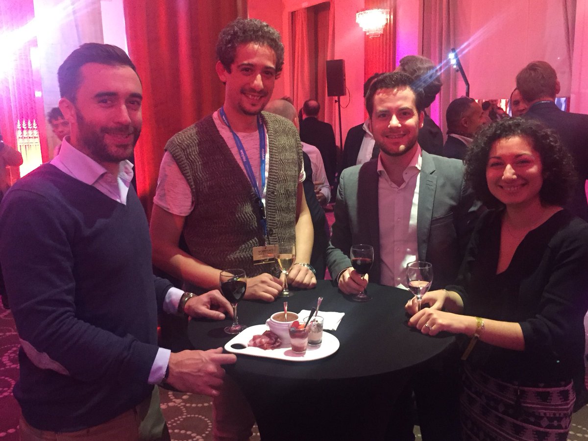 WorkplaceCannes's tweet photo. On continue la soirée de bienvenue dans la bonne humeur avec @enedis @GRDF, @WattNetwork et @TERTIAM_Arch à #WorkplaceCannes ! https://t.co/p2Cbxce9uB