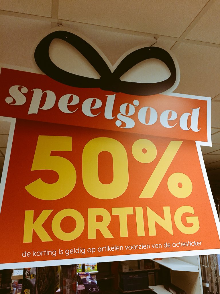 Vanaf woensdag 22 nov. ; maar liefst 50% korting op veel speelgoeditems, herkenbaar met de rode sticker
