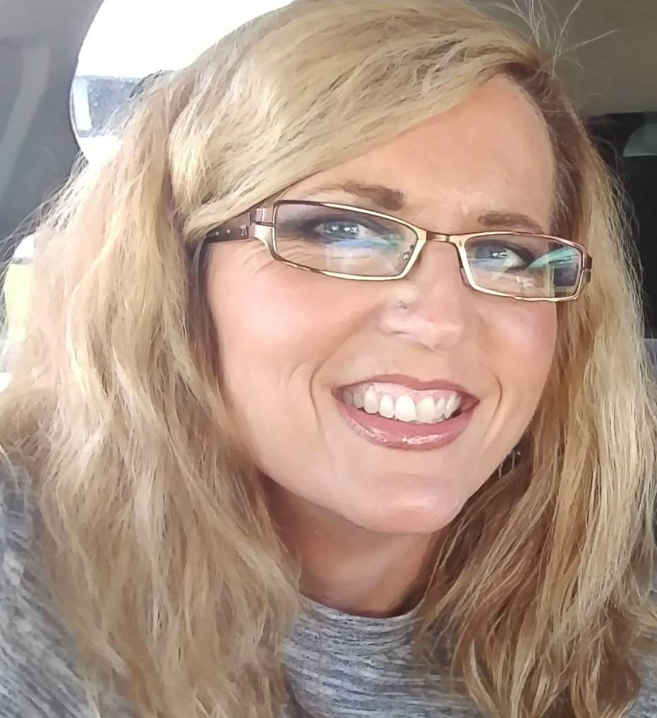 WhittginGina's tweet photo. I love being a woman.  I can be soft e feminine, perfume, lipstick e sexy dresses.  But... I also have no trouble working in a male dominated world.  My world.  I love my life e my world. https://t.co/gVeXnQjbwo