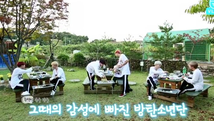 aesth_bangtannn's tweet photo. Yoonmin agreeing about the beautiful sky because they "went out with each other"...
#RUN28
#YOONMIN
#RUNBTS
#VLIVE https://t.co/2muPaB7L9A