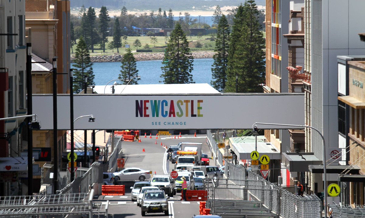 SupercarsAr's tweet photo. Se aceeeercaaa!! Sólo DOS días para el comienzo de la actividad en las calles de Newcastle, sede de la última fecha del Campeonato de @supercars! #Newcastle500 #VASC #SCCArg https://t.co/oKIagZ8kEu