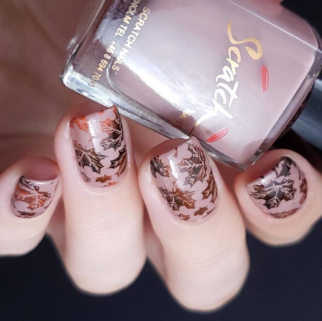 ScratchofSweden's tweet photo. #305 Just Dust with #100 Multi as a Base & Top Coat. 💕Go Bold - by topping off with Sparkle Decco & Top Coat of your choise. Nails: Iva @lunaaaaaatica .
.
#nails #friendlyformula #crueltyfree #nordiskakompaniet #scratchofsweden #scratchnailsusa #scra… https://t.co/Abhnthvr0q https://t.co/QaxK7GZSVW
