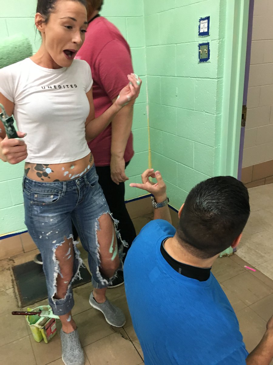 rmr_powers's tweet photo. Painting remix… destiny painted more than the walls!! #unitedway @RockyMtnWINS https://t.co/fHf3x8NkoL