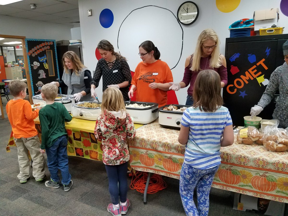 MutchBrandy's tweet photo. 1st Annual First Grade Thanksgiving feast #1stGradeCC. #MakeItHappenCC https://t.co/MnbVWWzlVQ