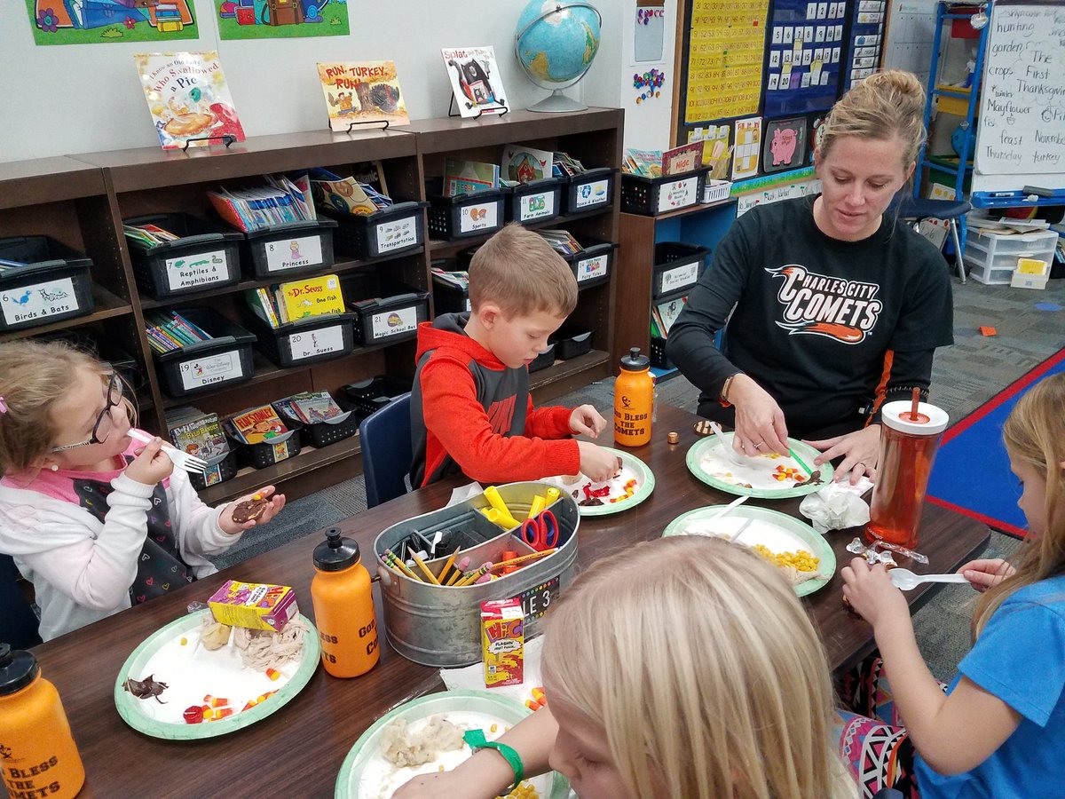 MutchBrandy's tweet photo. 1st Annual First Grade Thanksgiving feast #1stGradeCC. #MakeItHappenCC https://t.co/MnbVWWzlVQ