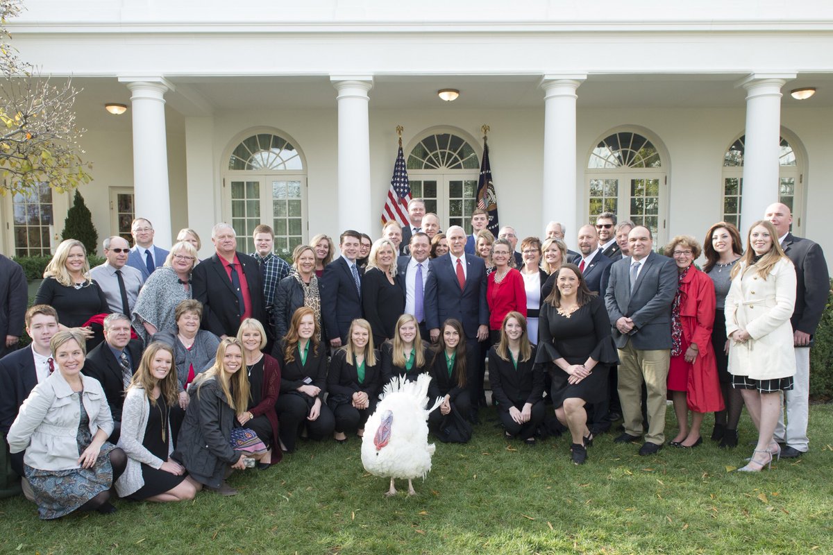 NotteMarchesa's tweet photo. Great to meet Drumstick at the @WhiteHouse today. Glad @POTUS pardoned him! Thanks to the Wittenburg family and the local 4-H members from Douglas County, Minnesota for donating this year’s bird! https://t.co/KuKcHaVOIC